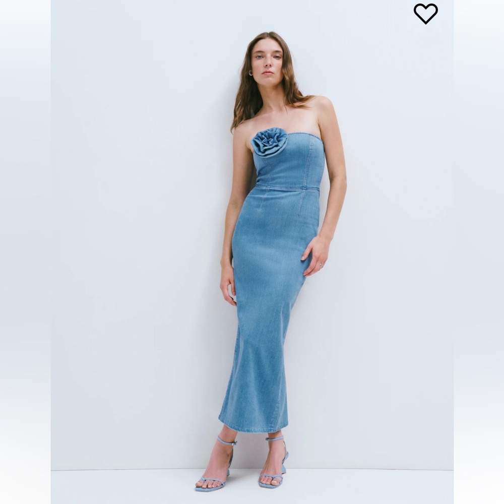 NWT Reformation Rosette Denim Midi
Dress